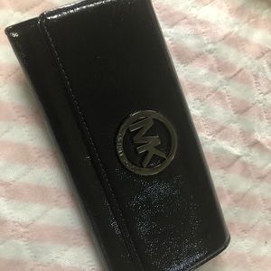 Michael Kors Black patent Fulton continental wallet